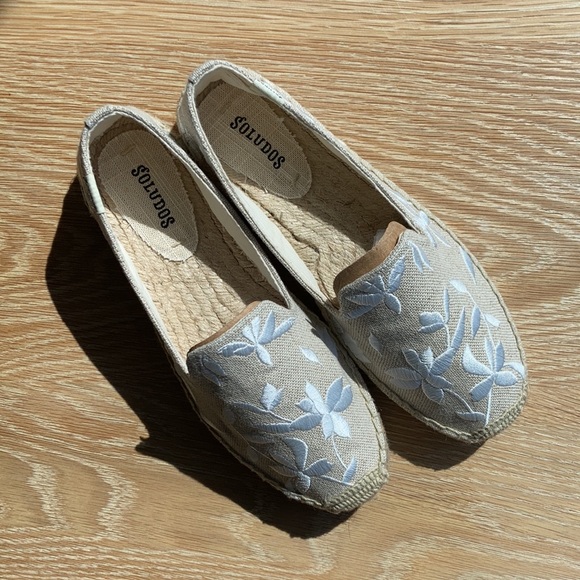 Soludos Shoes - Soludos embroidered espadrilles Never Worn, sz 9